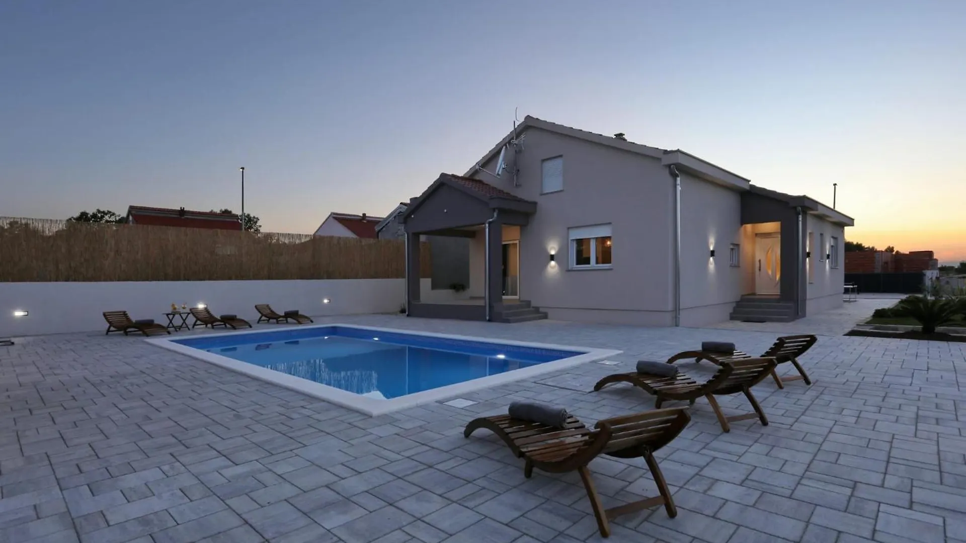 Fjaka Holiday Home Pridraga