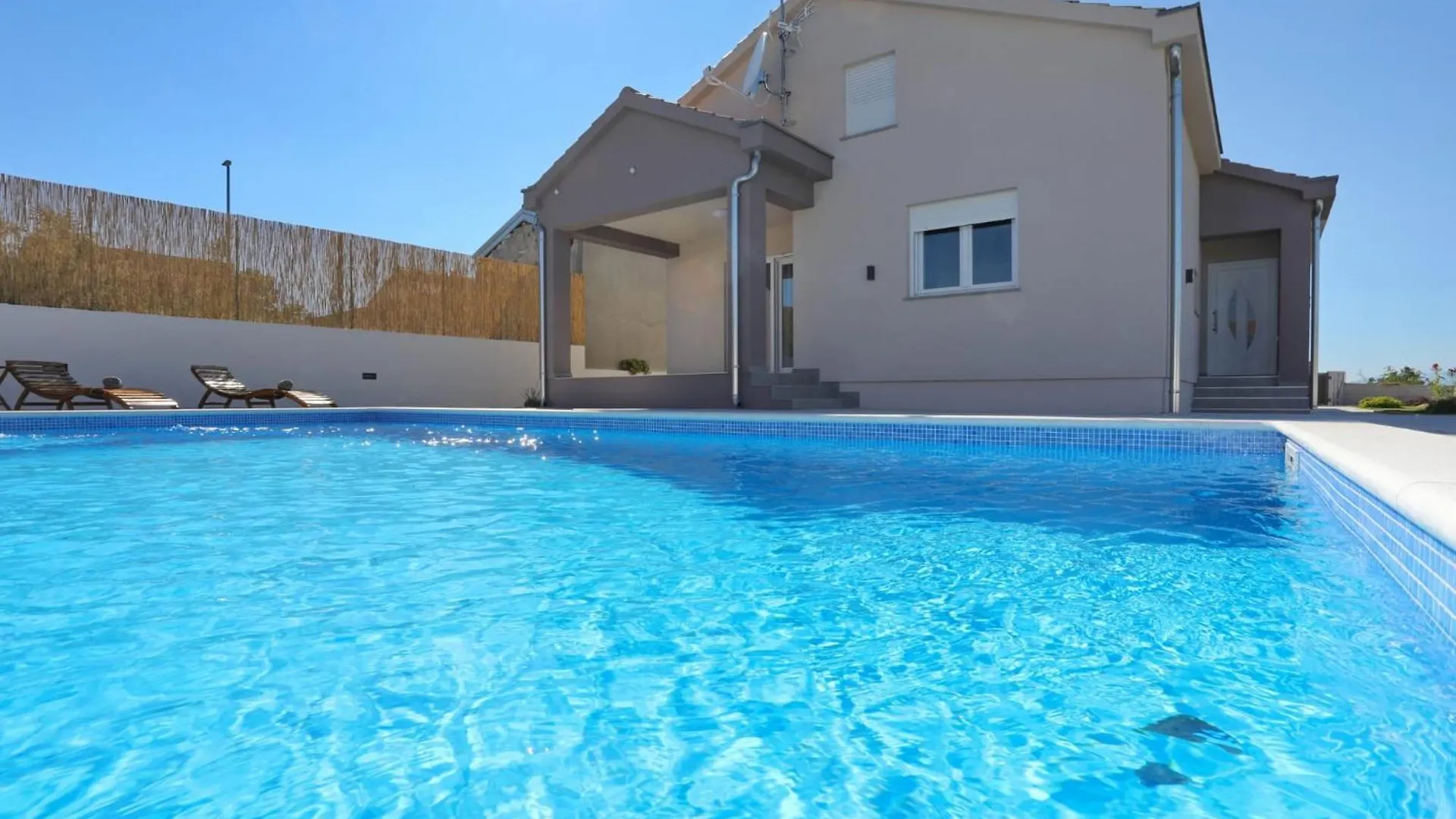 Fjaka Holiday Home Pridraga Hırvatistan