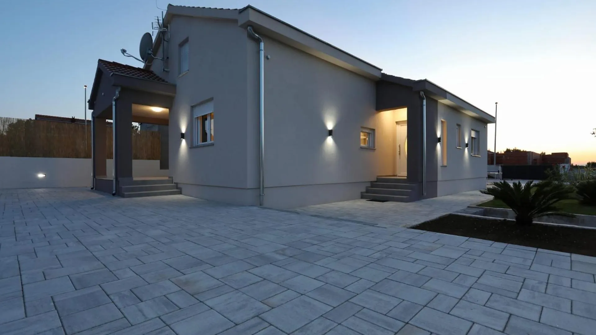 Fjaka Holiday Home Pridraga