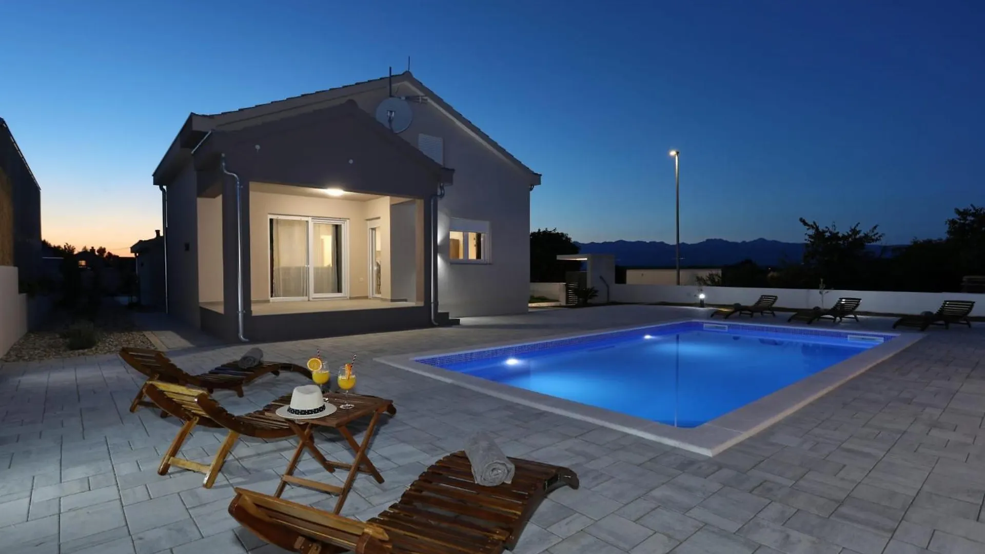 Fjaka Holiday Home Pridraga